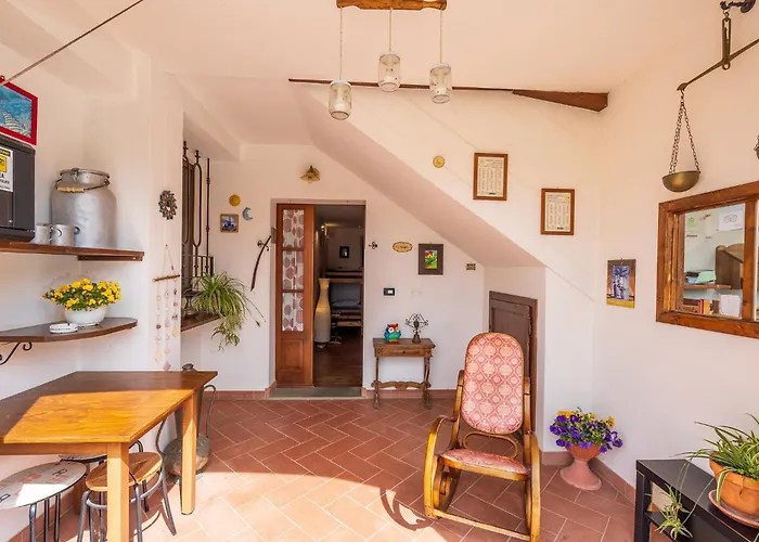 Fattoria Podere Peciano Farm stay Cortona