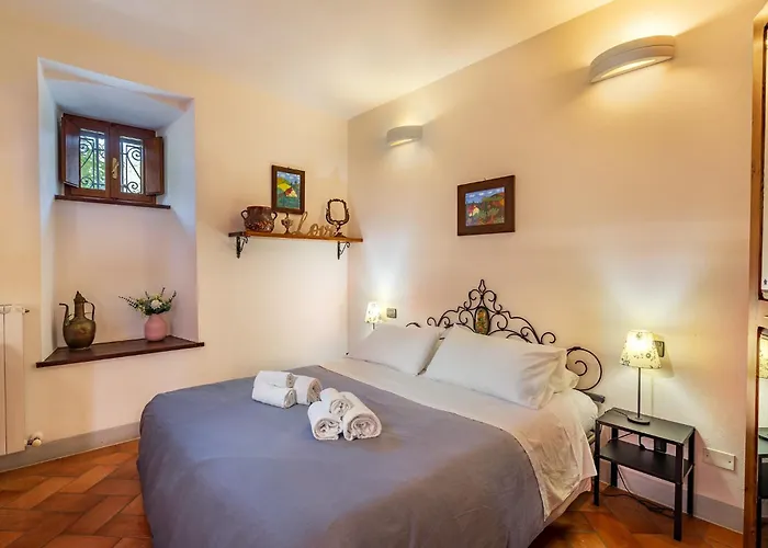 Fattoria Podere Peciano Farm stay *