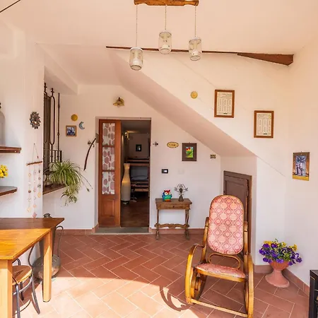 Fattoria Podere Peciano Farm stay Cortona